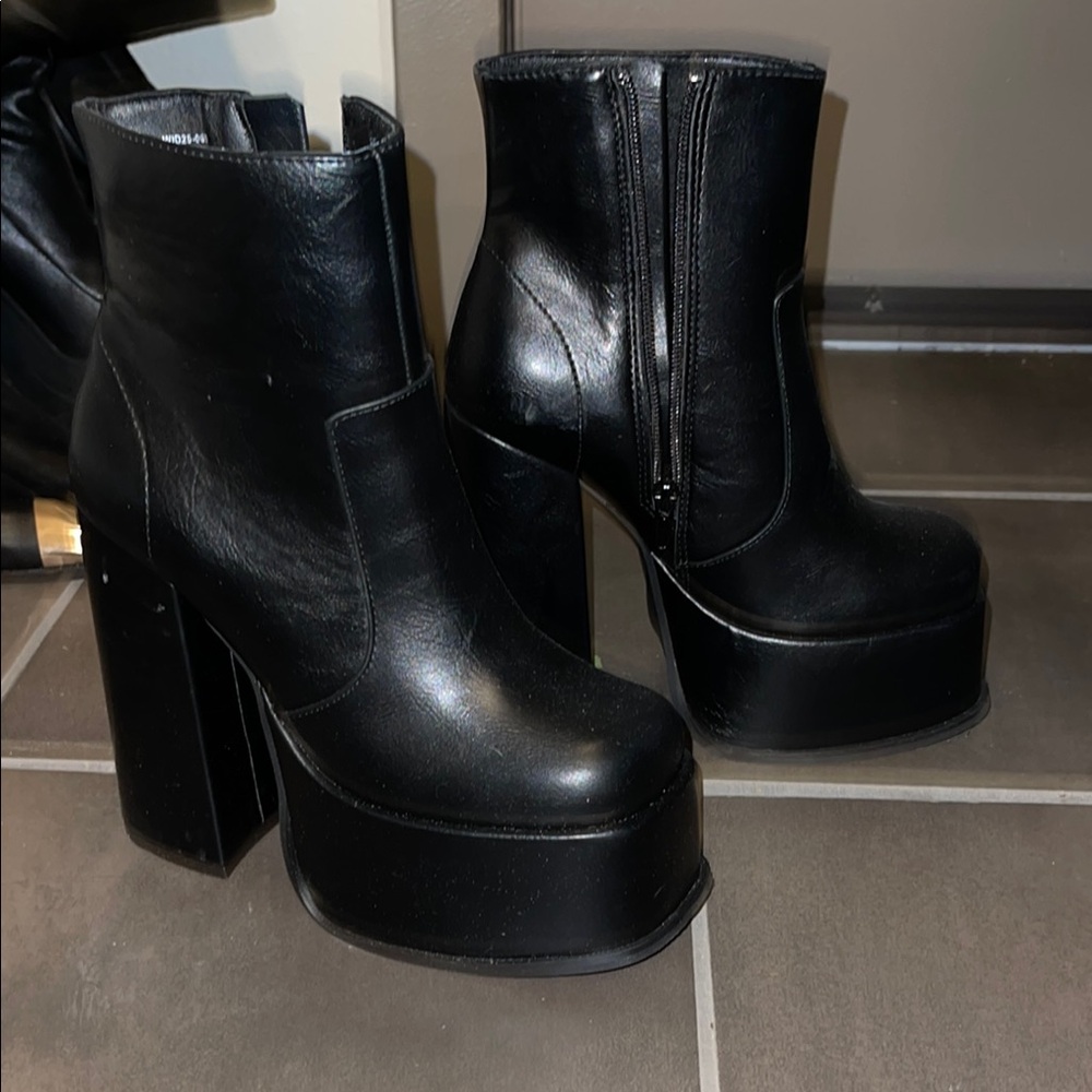 Widow Black Platform Ankle Boots